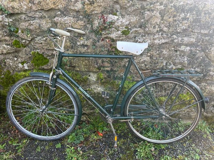 Vintage Raleigh All Steel Superbe Men's Bicycle 23 Inch Frame