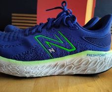 New Balance 1080 v12 (size 10)