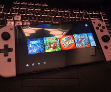 Nintendo Switch OLED (Cheery Blossoms Pink Shell)