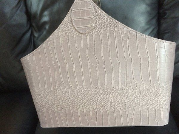 Magazine holder. Grey croc. New