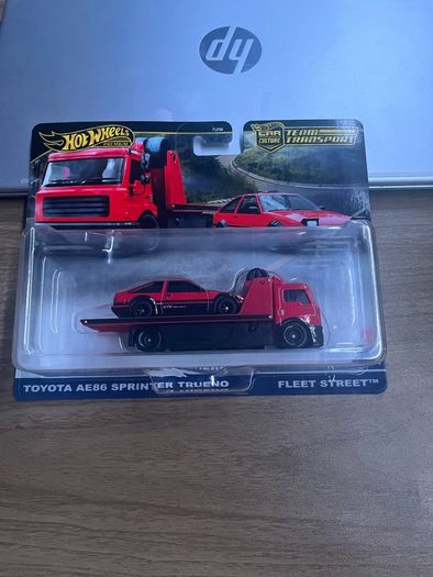 Hot Wheels Team Transport Toyota Corolla AE-86
