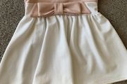 Gorgeous dress size2-4 years old like new