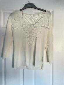 Dunnes cream floral jumper size 10/12