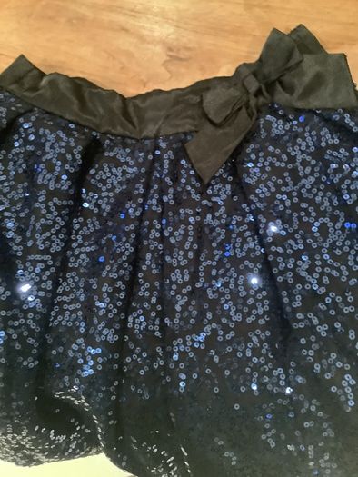 Girls sequinned skirt age 9/10