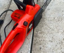 Electric chainsaw
