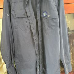 Scout shirt medium