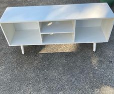 tv bench