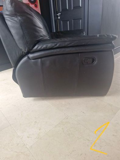 Black Leather 3-Seater Recliner Sofa & 2 Recliner Chairs