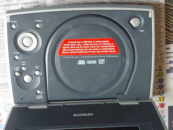 5 Portable DVD Players, all working, but no charges for them, all in very good condition