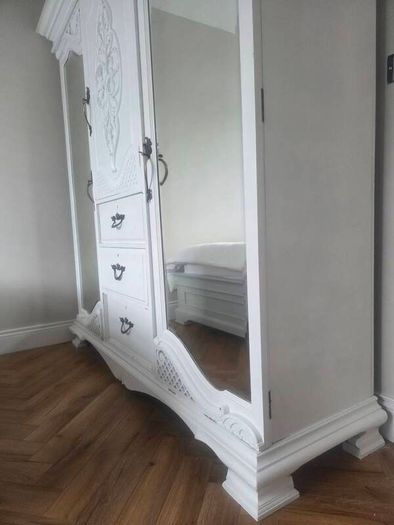 Large white Waredrobe