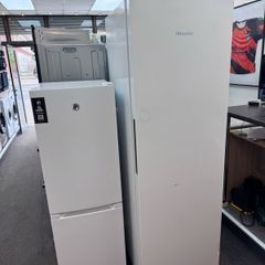 Miele freestanding fridge new display model Ks4383DD