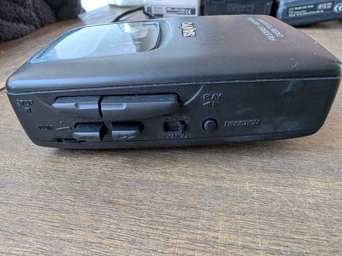 Sanyo MGR-730 Walkman/Tape/Radio with Auto-Reverse
