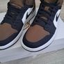 Brand New Womens Air Jordans 1 Mid Image 2