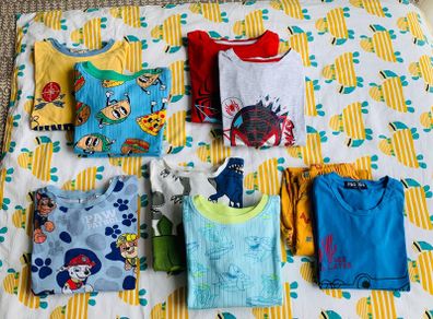 Boys clothing & footwear bundle (size 110/116 aprox. 4-5 years)