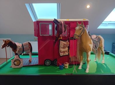 Our Generation Mane to Travel Horse Trailer