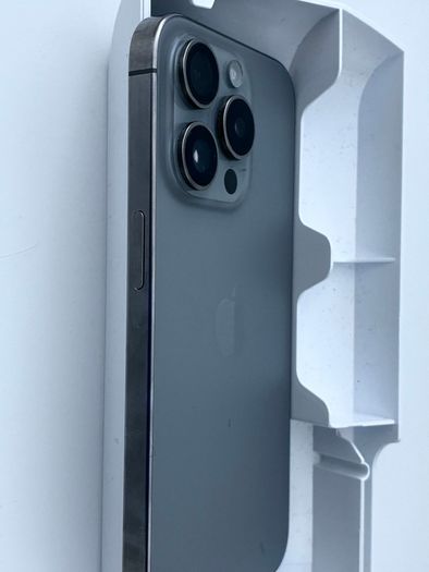 iPhone 15 Pro Black Titanium 256 GB Unlocked