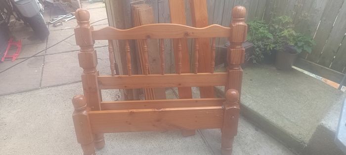 Single bed solid wood