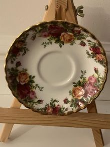 Royal Albert Saucers Old County Roses