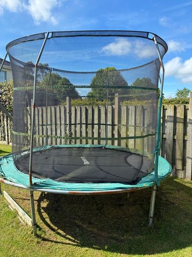 Trampoline free to take