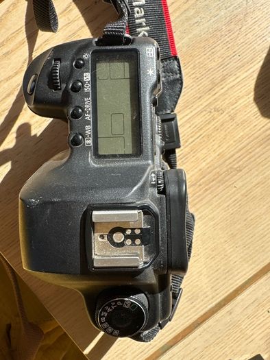 Canon EOS 5D Mark II 38k Shutter