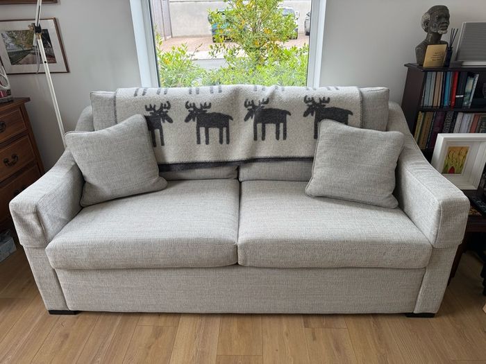 Finline Hudson sofa bed pristine condition