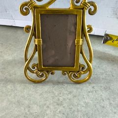 Picture Photo Frame Gold-tone Metal 7 x 4.5 cm.