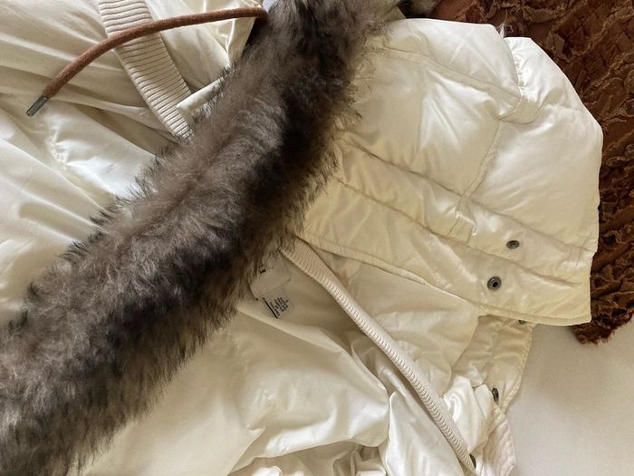 Coach Padded Coat ( cream ) with hood and fur trim ( which can be removed) Size S