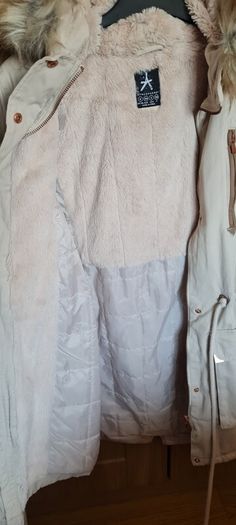 Cream Winter Coat Fur Lined SIZE 6