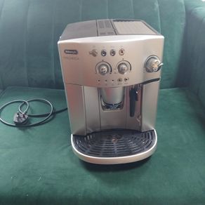 DeLonghi Magnifica Coffee Machine