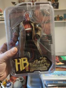 HELLBOY II 7'' Action Figure w/ Birdcage & Samaritan