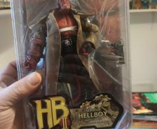 HELLBOY II 7'' Action Figure w/ Birdcage & Samaritan