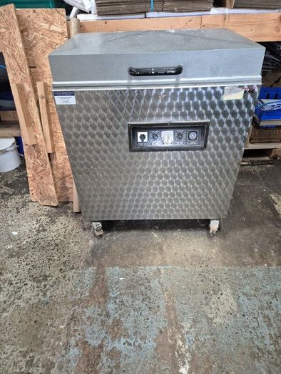 Vacuum packer