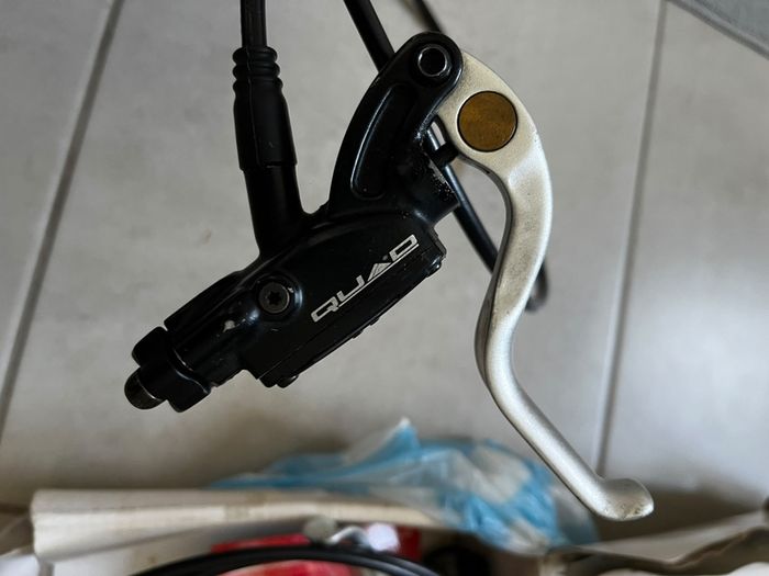 Avid Juicy brake set + Avid bleed kit + extra Quad front brake