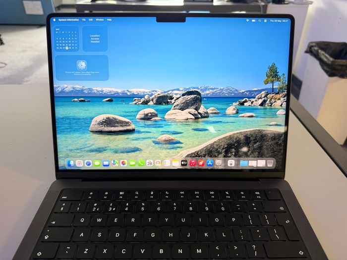 MacBook Pro M5 14-inch 1TB SSD and 16GB Memory