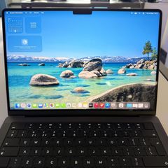 MacBook Pro M5 14-inch 1TB SSD and 16GB Memory