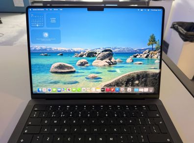 MacBook Pro M5 14-inch 1TB SSD and 16GB Memory
