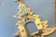 Newbridge decorations