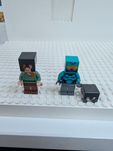 100% Lego Minecraft Mini Figures