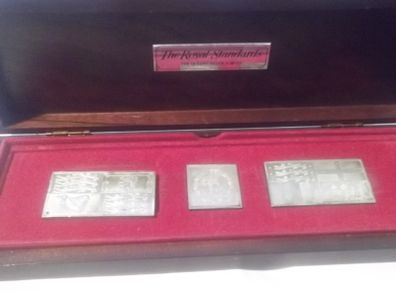 1977 solid silver ingot madallion  for queens silver jubilee
