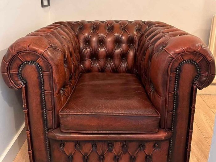 2 Chesterfield Armchairs