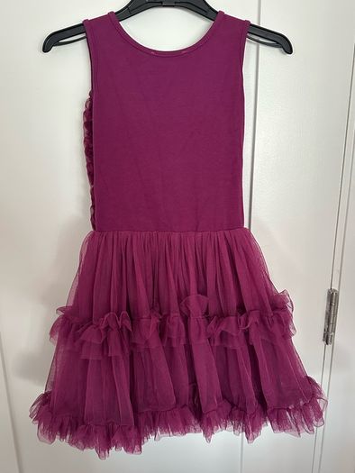 Stunning special occasion dress for a girl, 6-7 years (122 cm)