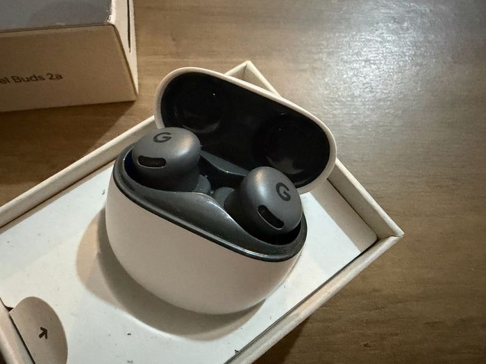 Google Pixel Buds 2a