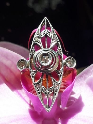 Antique Art Deco Diamond Ring