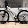 GIANT Talon 2 Hardtail Bike (Like NEW) Image 2