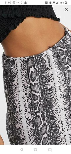 Snakeprint skirt