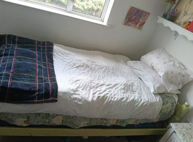 Bed Frame & Mattress