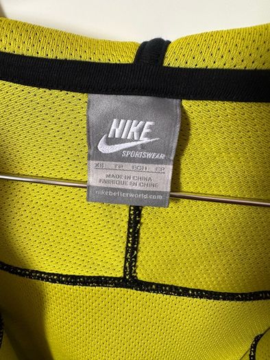 Nike women's ladies zip hoodie in great condition, barely used