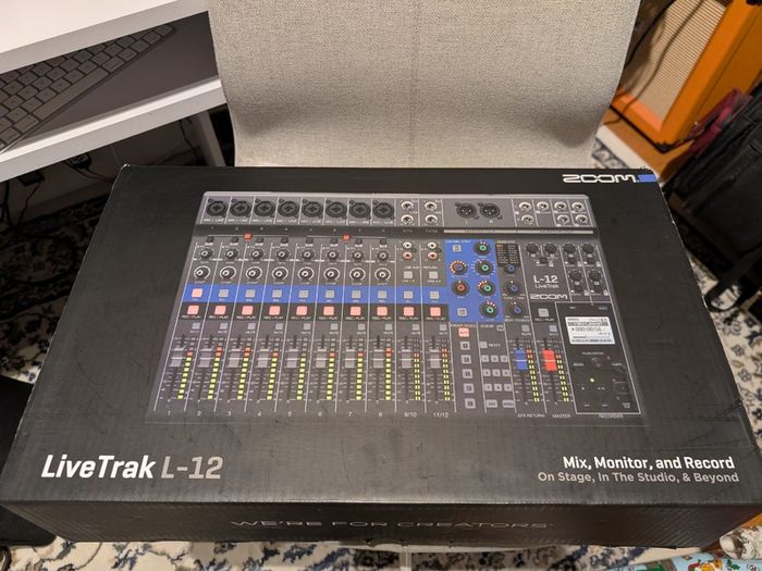 ZOOM LiveTrak L12 (1st edition)