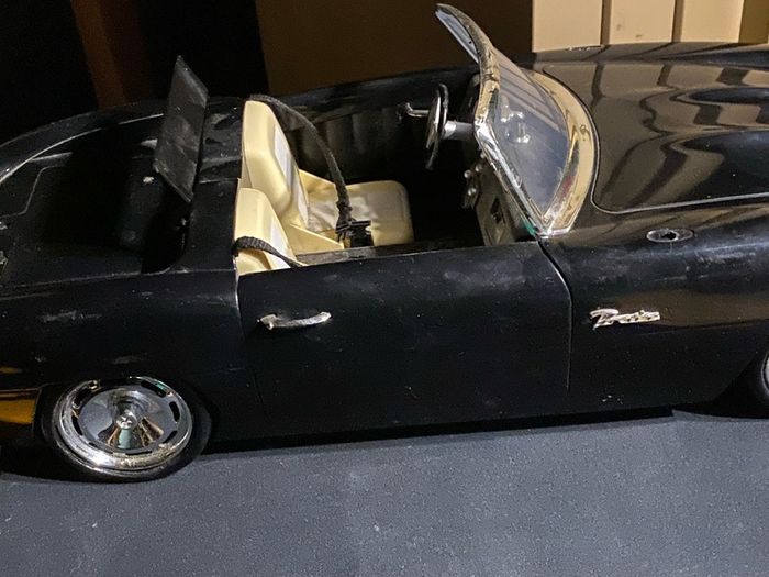 Dolls Mercedes car