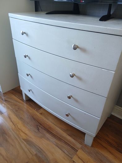 King Sleigh Bed matching lockers & chest of drawers